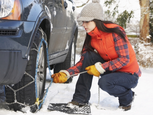 Winter Tyres vs Snow Chains: What Car Renters Need in Bosnia